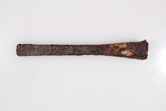 Complete chisel with unreadable old tag on blade. Object ID 2017.B.64.1042. Courtesy of The Fort Ticonderoga Museum Collection.