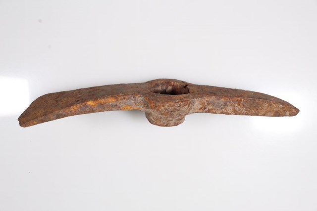 Complete pick mattock. Object ID 2017.B.64.245. Courtesy of The Fort Ticonderoga Museum Collection.