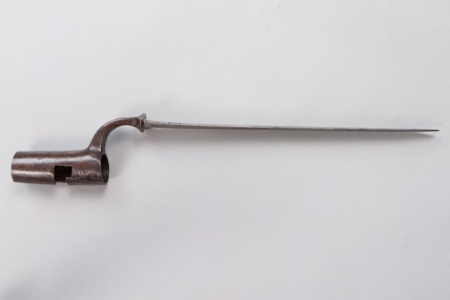 Dutch infantry musket socket bayonet with 9.375″ hexagonal blade, rectangular shank, and three step slot. Object ID 2009.0098.127b. Courtesy of The Fort Ticonderoga Museum Collection.