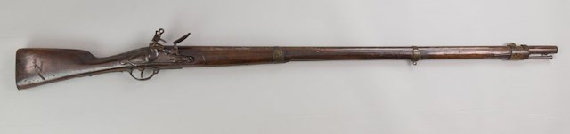 Dutch infantry musket with walnut stock and brass furniture. Object ID 2009.0098.127b. Courtesy of the Fort Ticonderoga Museum Collection.