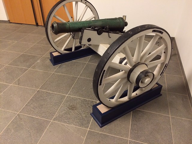 British bronze 3 pounder Congreve Pattern gun made by the Verbruggens at the Royal Arsenal, Woolwich. Object ID 1999.1179. Courtesy of the Fort Ticonderoga Museum Collection.