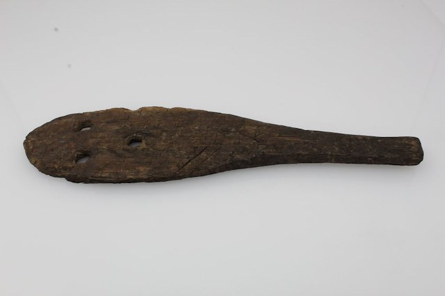 A splicing paddle. Object ID MC88. Courtesy of the Fort Ticonderoga Museum Collection.